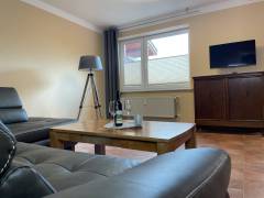 Naturcamp_Ferienwohnung_4Pers_Links_Wohnzimmer