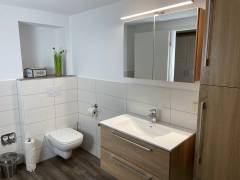 Naturcamp_Ferienwohnung_4Pers_Links_Bad2